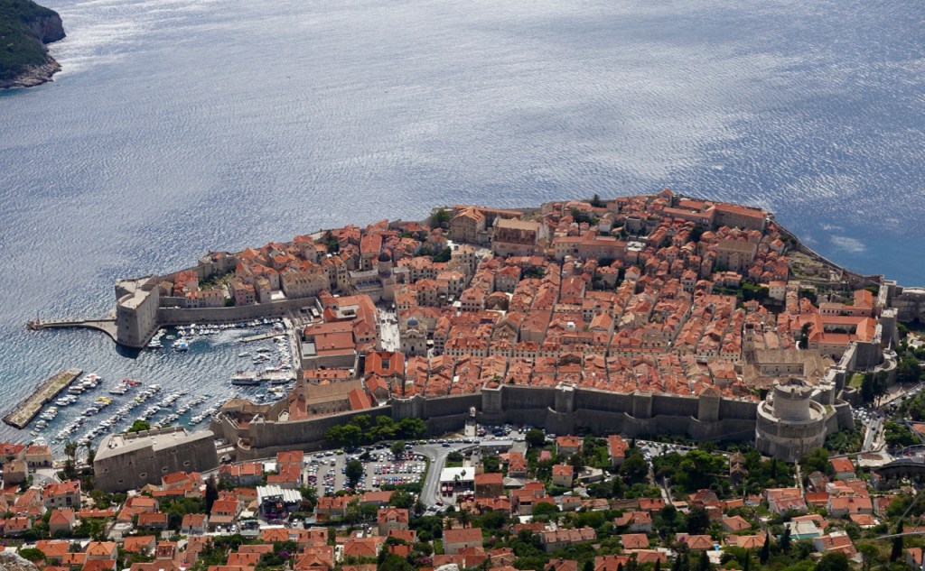 スルジ山頂から